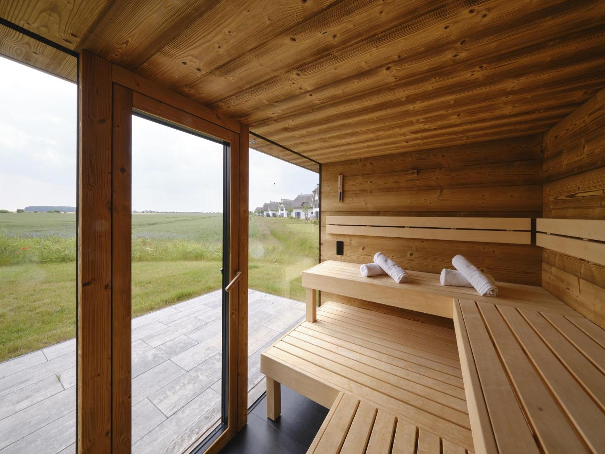 Reetland Am Meer - Luxusplus Reetdachvilla Mit 4 Schlafzimmern, Aussensauna, Loungebereich Und Kamin G07 Dranske Exterior photo