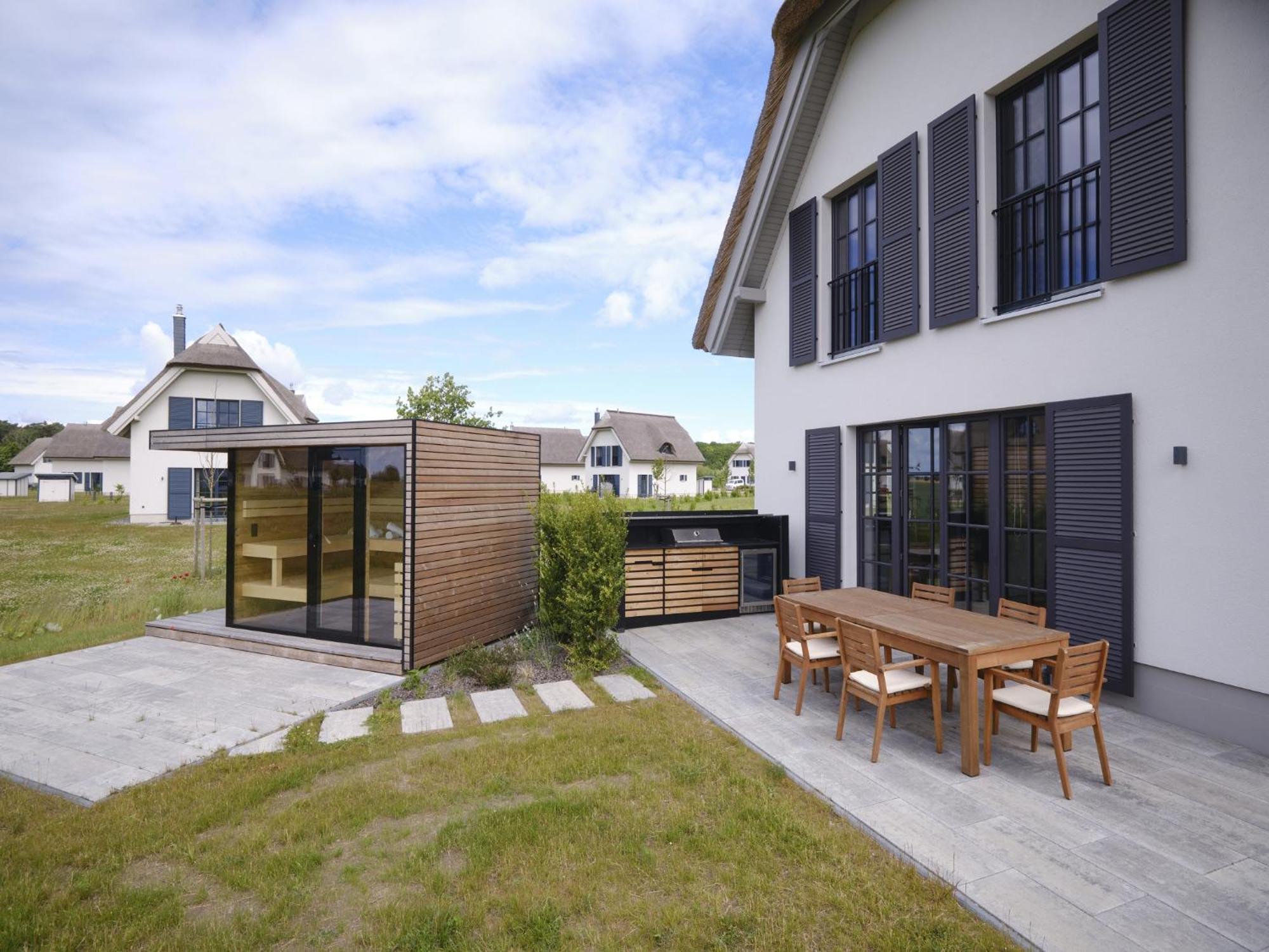 Reetland Am Meer - Luxusplus Reetdachvilla Mit 4 Schlafzimmern, Aussensauna, Loungebereich Und Kamin G07 Dranske Exterior photo